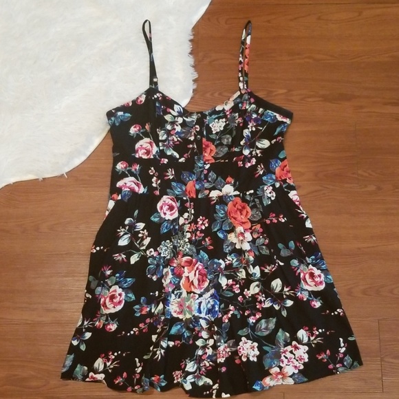 Express Dresses & Skirts - Express Large Floral Mini Dress Summer EUC Pockets